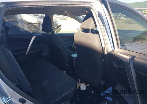 2018 Toyota Rav4 Hybrid Le z USA, uszkodzony, nr VIN JTMRJREV4JD198007